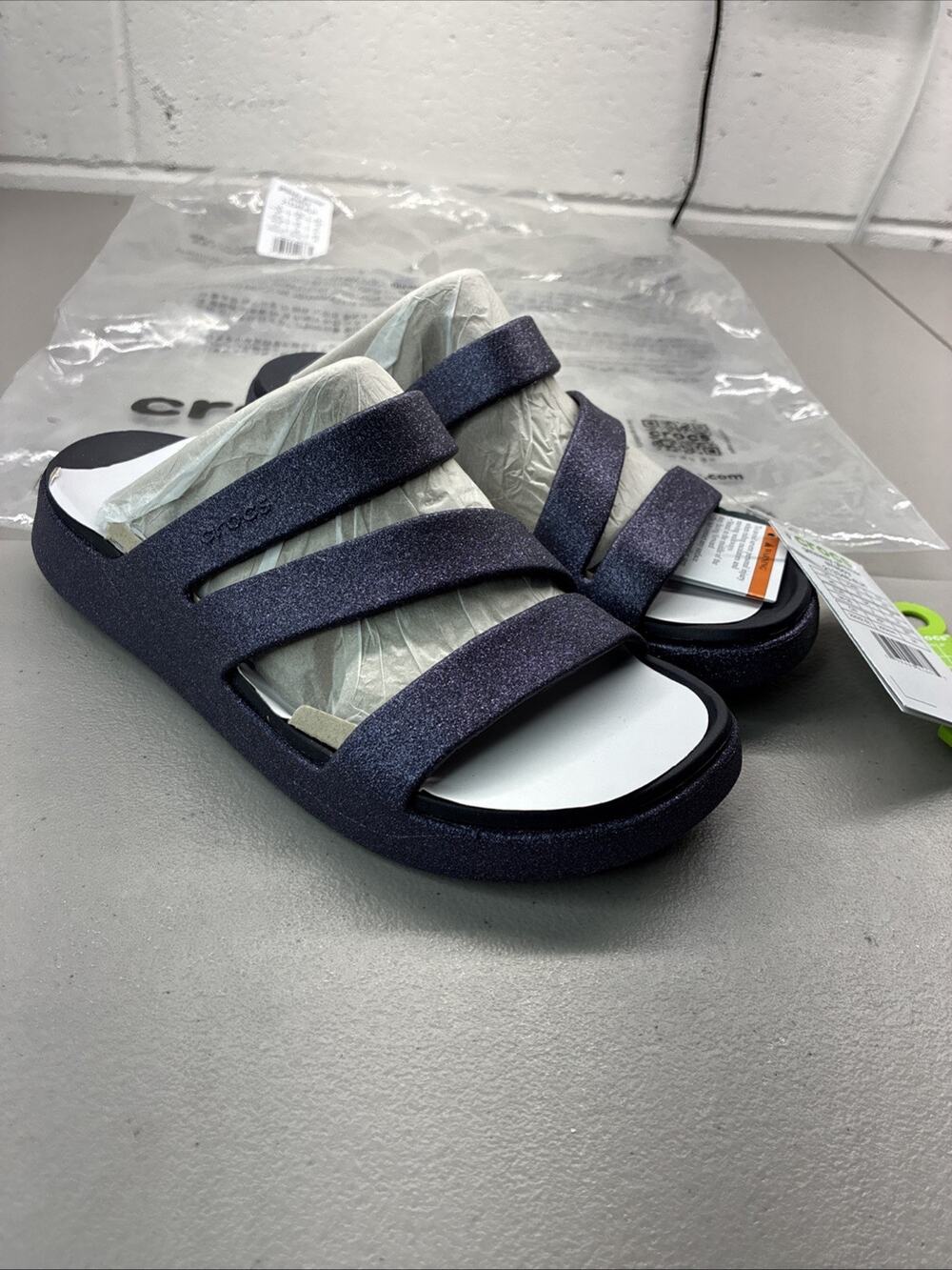 New Crocs Getaway Strappy Sandals Size 5 Women’s 213448-4LH